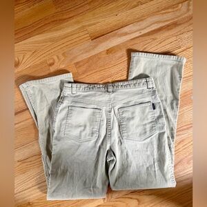 Patagonia 100% organic cotton Tan Chinos Comfortable Everyday Wear